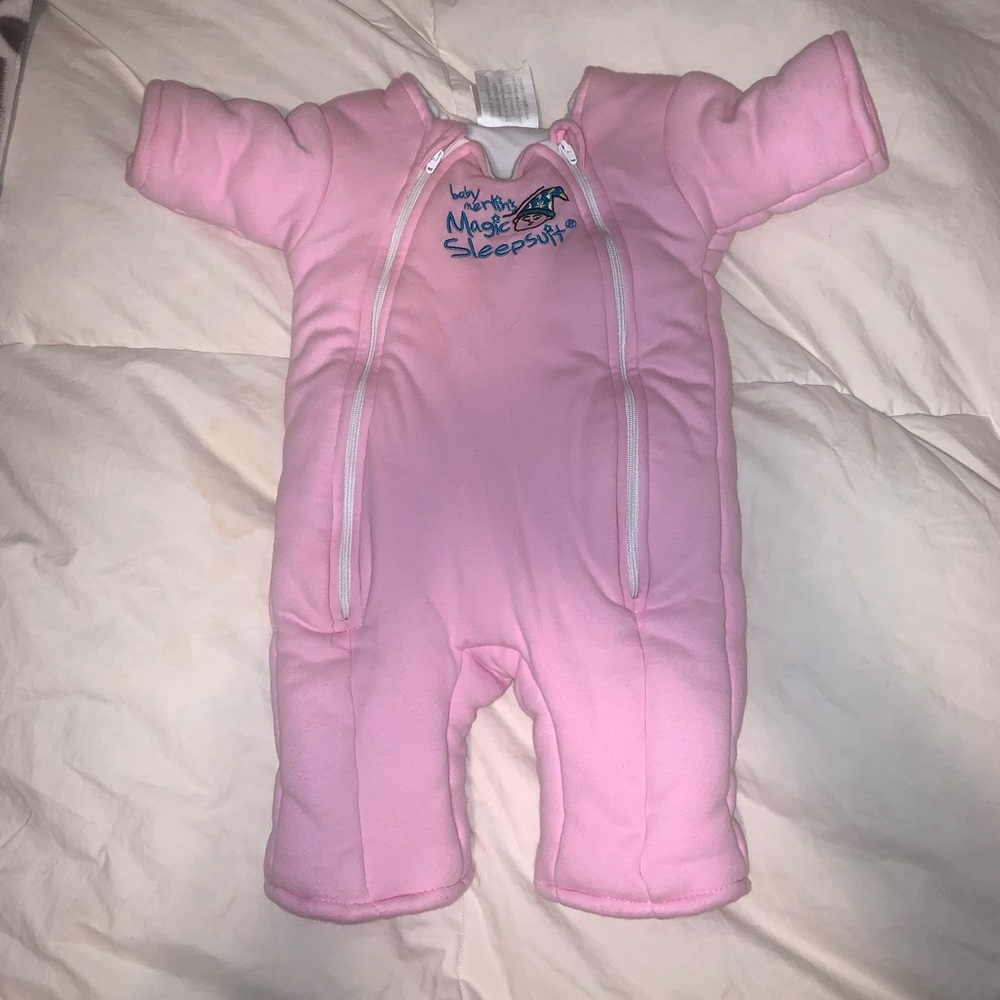 Merlín magic sleep suit. 6-9 months